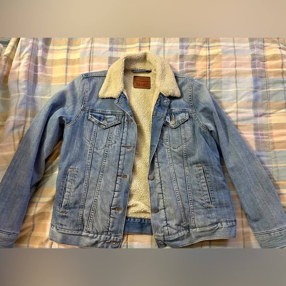 Levi’s Sherpa Jean trucker jacket size small